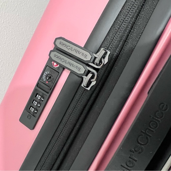❌❌sold❌❌New w/tags Traveler’s Choice Carryon Spinner - Picture 6 of 12